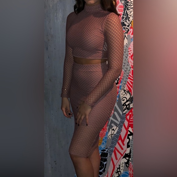 Women’s 2 piece set by Revamped in a size Small. Worn once - Picture 4 of 4